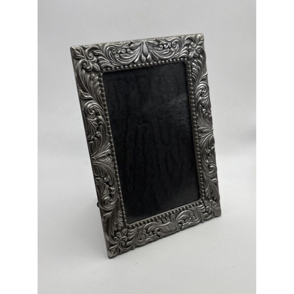 Metal Heavy Picture Frame 3.5X5 Used - Picture 1 of 11